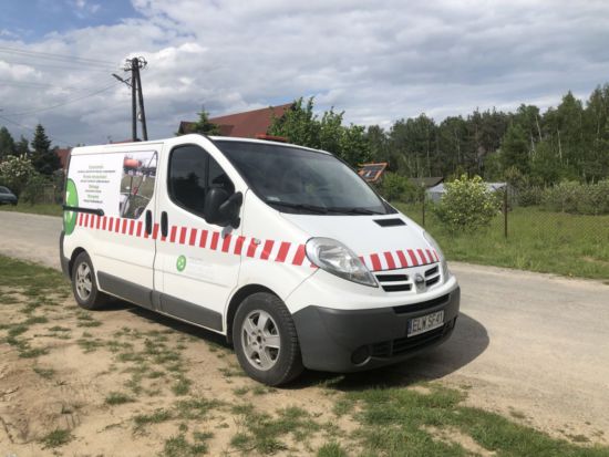 projekt i oklejenie z foli polimerowej drukowanej techniką druku latexowego i laminowanie na gorąco  laminatem arlon 